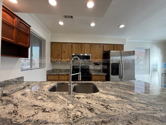 Photo - 502 W Yukon Dr Unit 8