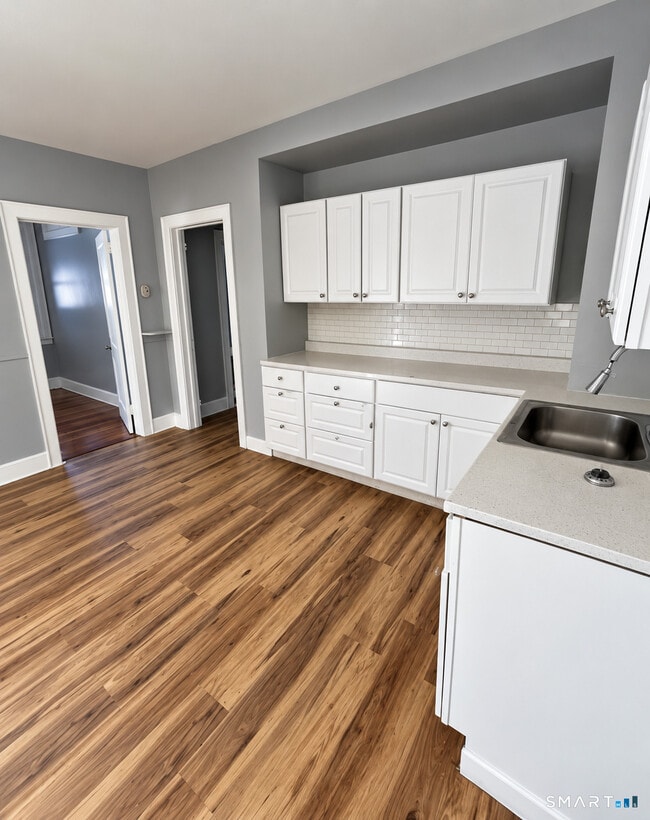 14 Portland St Unit 1