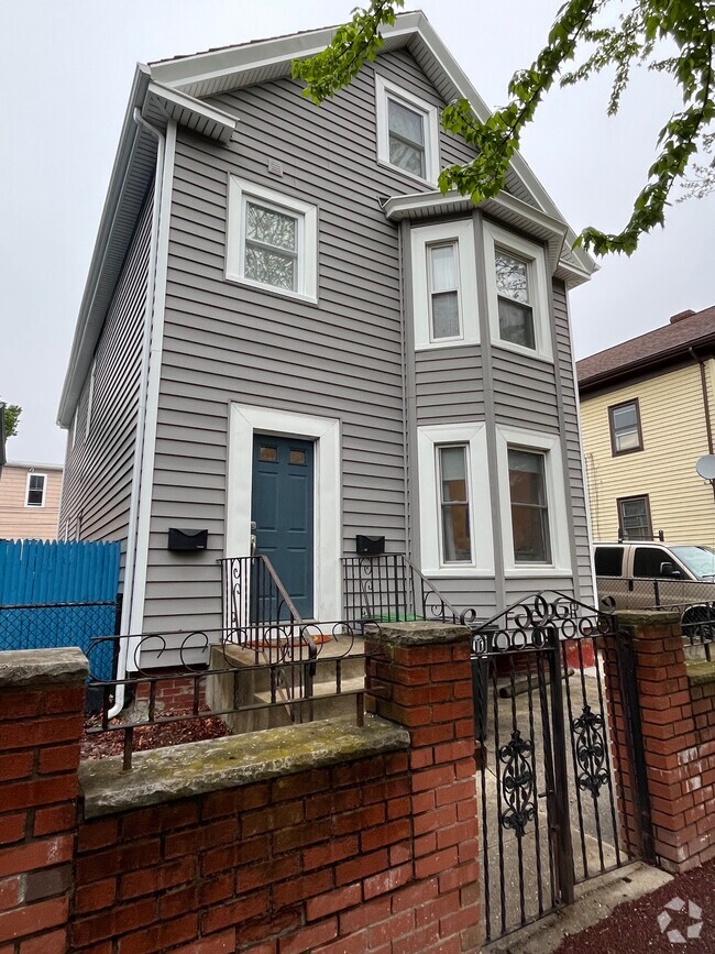 Building Photo - 161 Pearl St Unit 1 Rental