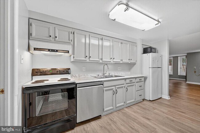 Photo - 2007 Kalorama Rd NW