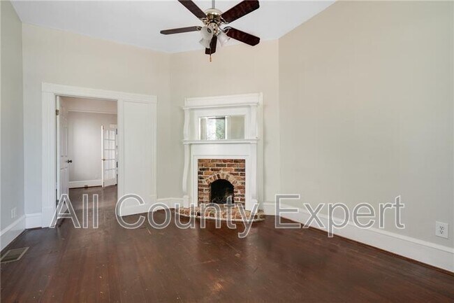 Photo - 438 Cherokee Ave SE Unit Apt 1