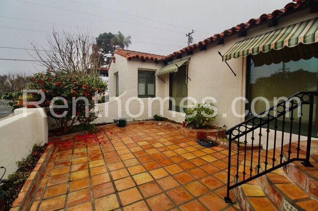 Photo - 2244 Plum St