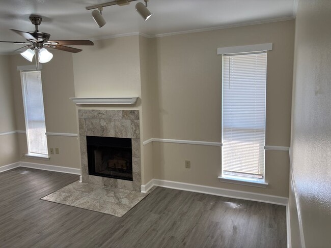 Building Photo - 8144 Jefferson Park Dr Unit C