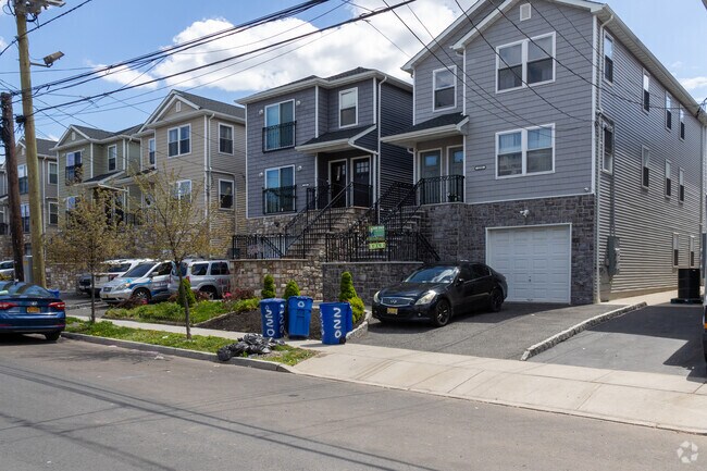 Photo - 280-230 S Second St