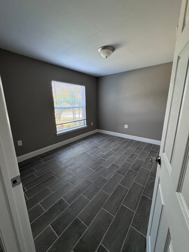Photo - 117 Pine Ln