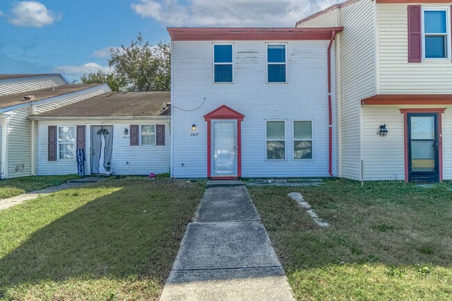 Charming 3-Bedroom Townhouse in Chesapeake - Charming 3-Bedroom Townhouse in Chesapeake