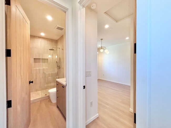 Photo - 17852 Saticoy St Unit 17852 1/2 Saticoy St