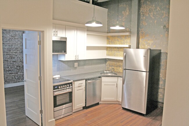 Photo - 72 N Ct Square Unit Apt 23