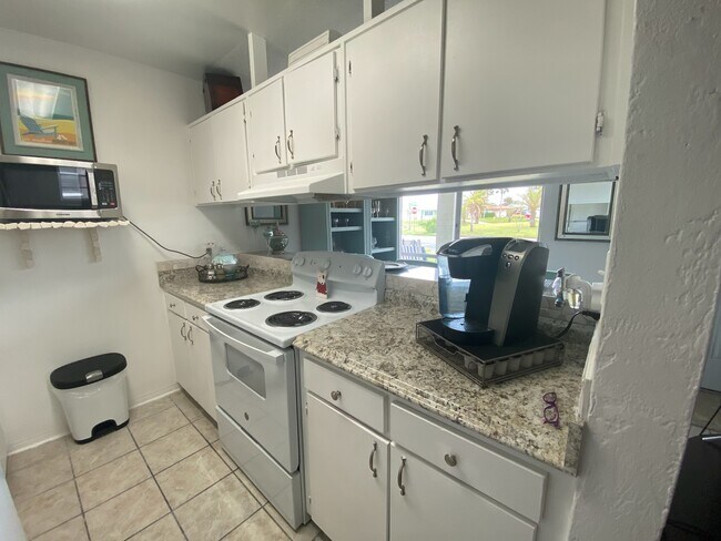 Photo - 2417 N Oleander Ave