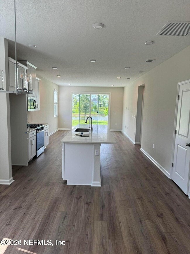 Photo - 41 Spruce Hl Pt