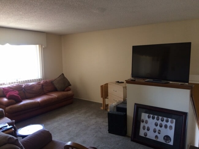 Photo - 2905 Georgia St NE