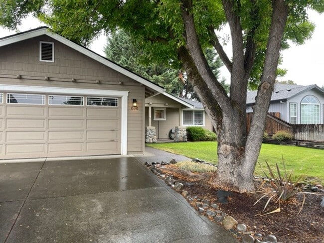 Photo - Very Nice 3 Bedroom 2 Bath home in Central...