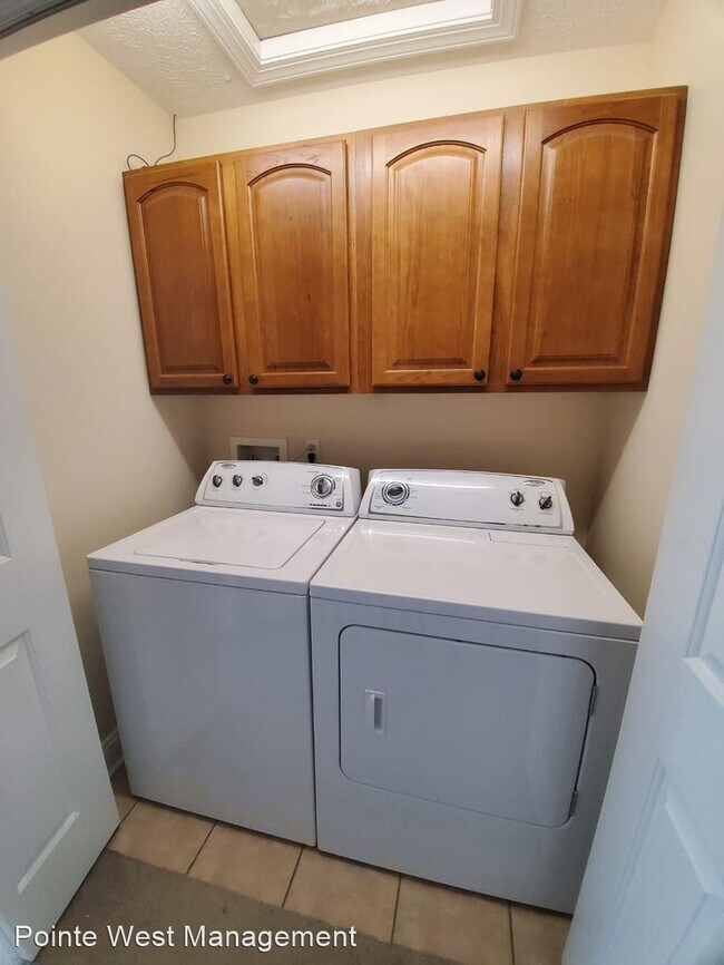 Photo - 2 br, 2.5 bath House - 870 Oak Tree Blvd