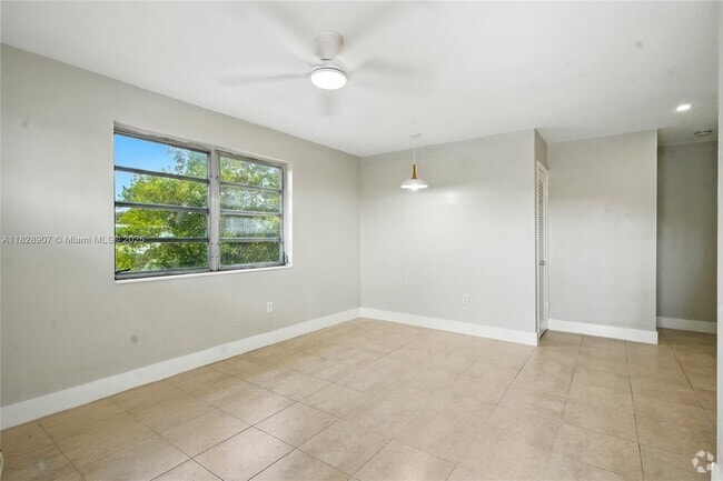 Building Photo - 2085 NE 169th St Unit 3 Rental