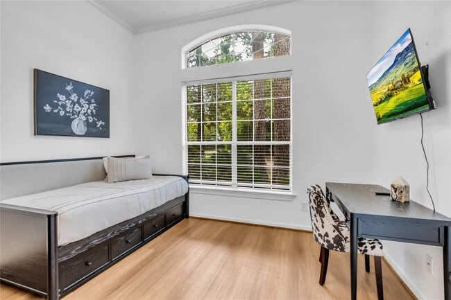 2 Clarewood Ct