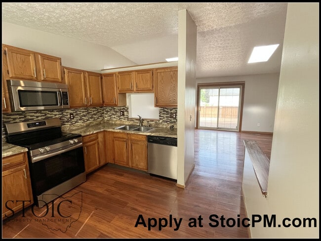 Photo - 3169 Earlington Ln