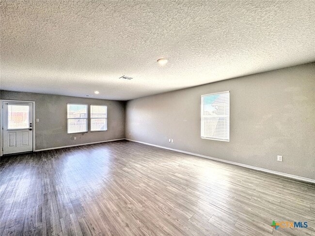 Photo - 506 Blue Stem Rd