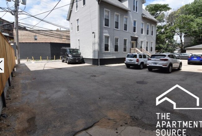 Photo - 3230 N Clark St Unit 2