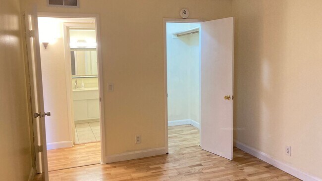 Photo - Plenty of Light in an Urban Oasis Unit 401