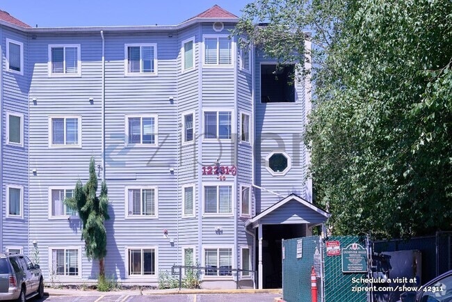 Building Photo - 12239 SE Bush St Rental