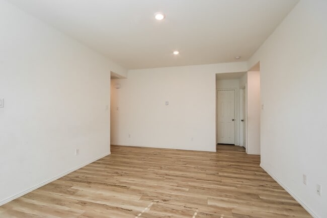 Photo - 8707 Wooster Trails Dr