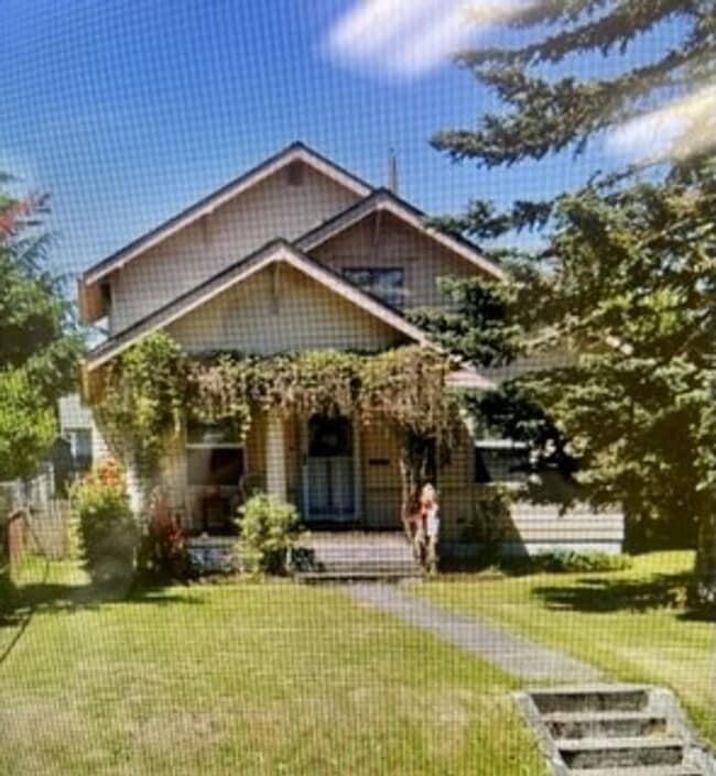 Building Photo - Great 3+ Bedroom 2 Bath House in Tacoma!!