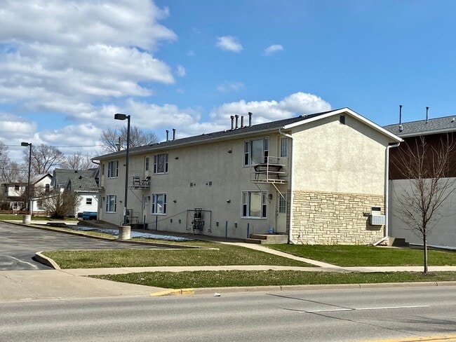 Photo - 1521 West Ave S Unit 2