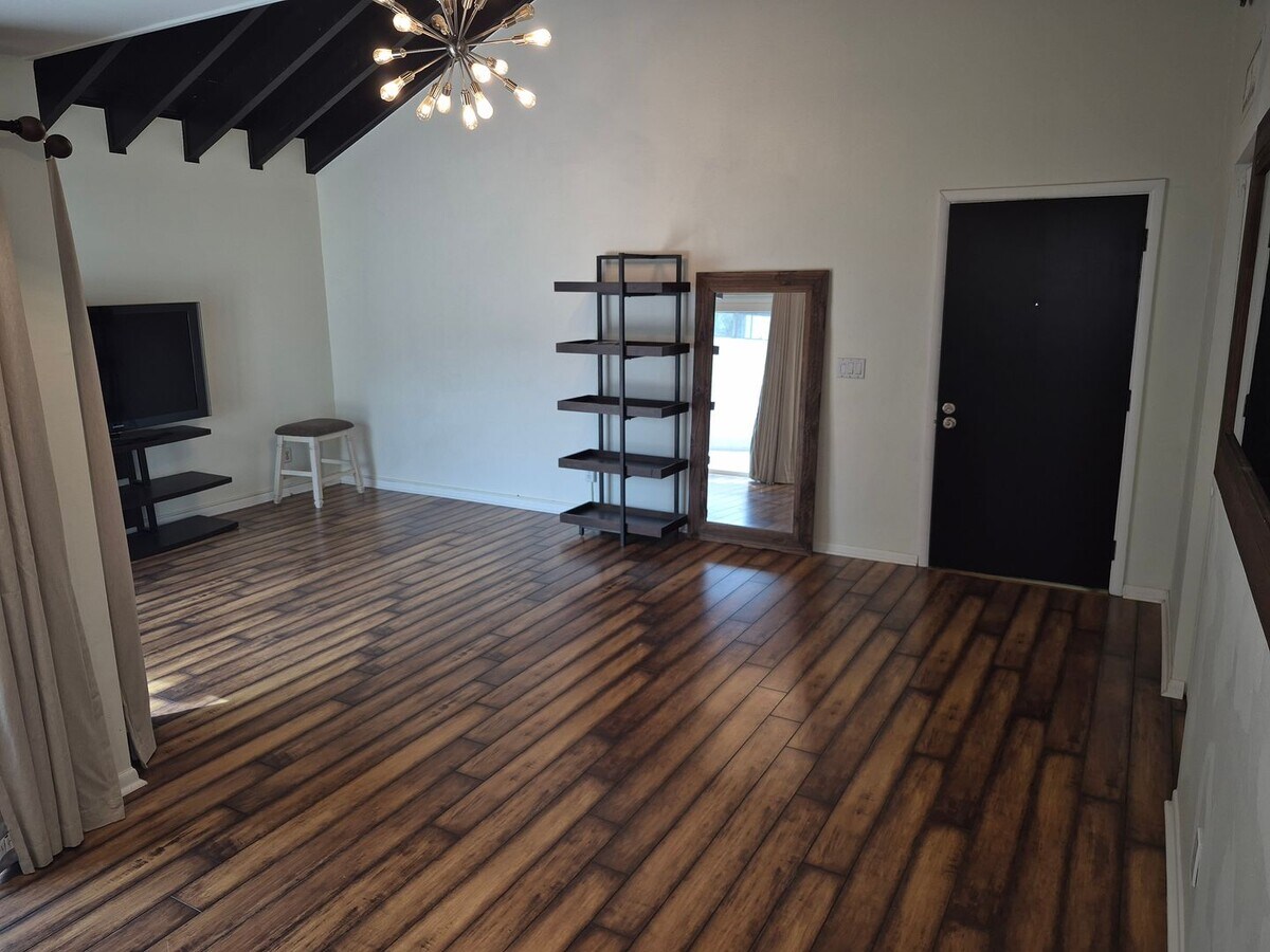 Photo - Rare 4-Bedroom Clearwater Townhome