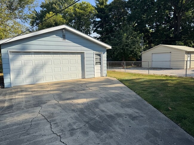 Photo - Now Renting in Springfield: 3 Bed and 1 Ba...