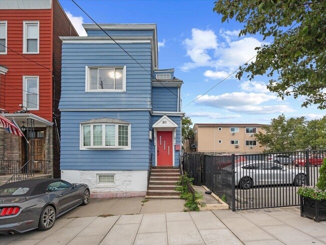 Building Photo - 811 Palisade Ave Rental