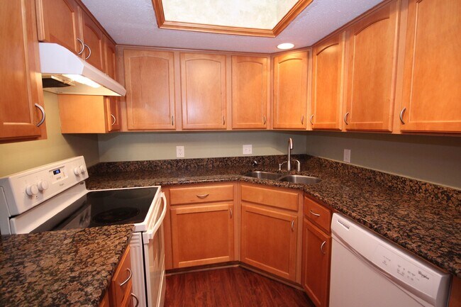 Northeast Pensacola 2BR Home Near I-10 & Pensacola Bay with Loft, Granite Kitchen, Attached Garag...