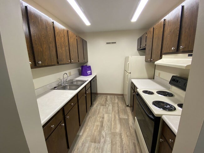 London Square Apartments