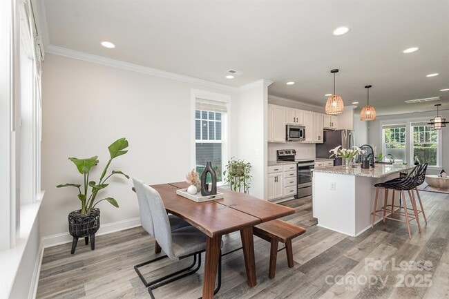 Photo - 813 McArthur Ave