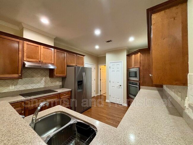 Photo - 2002 Amberley Dr