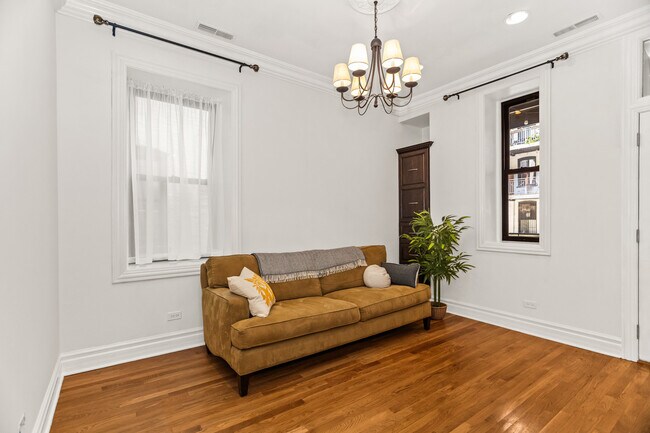 Photo - 1707 N Crilly Ct Unidad 1E Rental