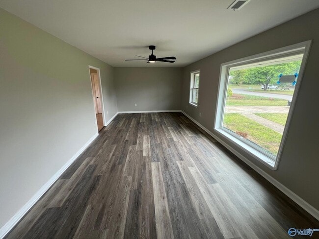 Photo - 2211 Penhall Dr NE