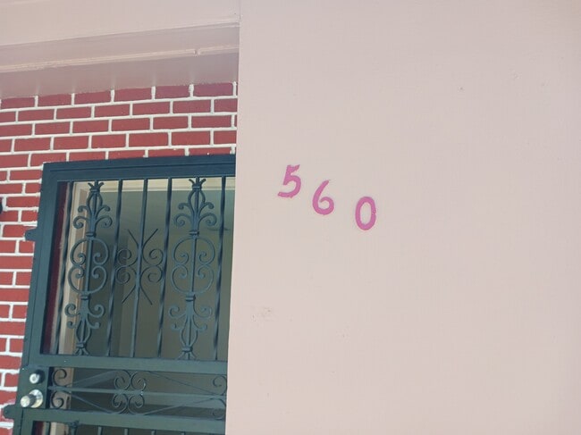 Photo - 560 NE 143rd St