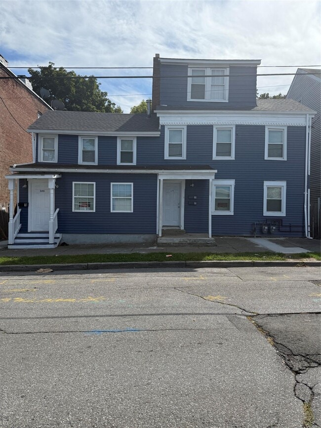 Building Photo - 123 W Parmenter St Unit 3