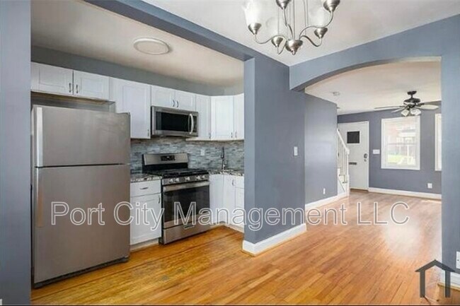 Photo - 6816 Gough St