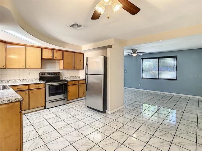 Photo - 4239 Ridgefield Ave