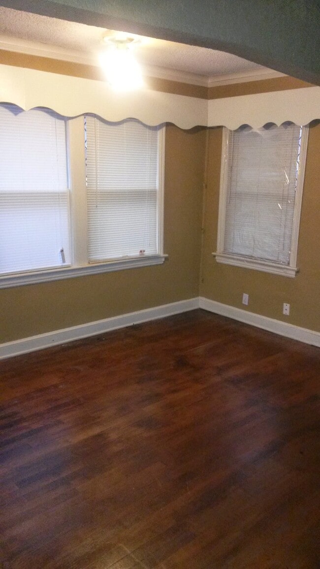 Photo - 7400 Forest Ave