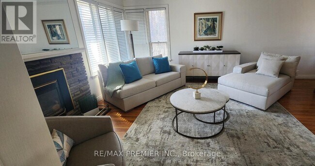 Photo - 11 Northolt Ct