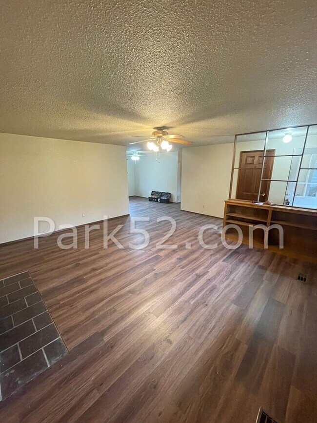 Photo - 3 Bedroom Rambler in Lakewood!