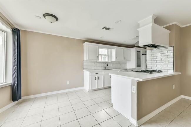 Photo - 10906 Sageorchard Ln