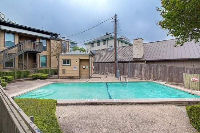 Photo - 1000 W 26th St Unit 216