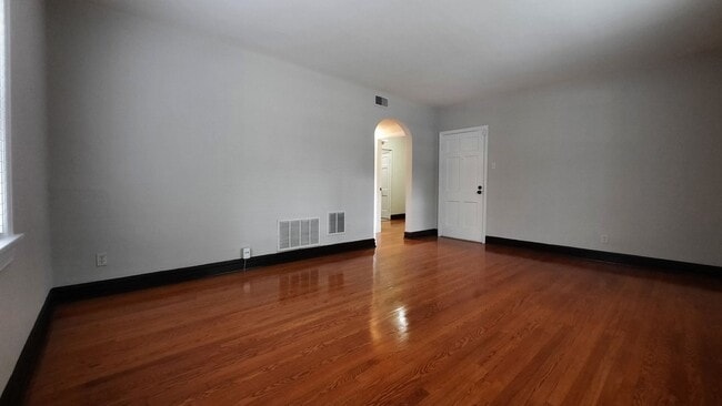 Photo - 1019 Sanford Ave