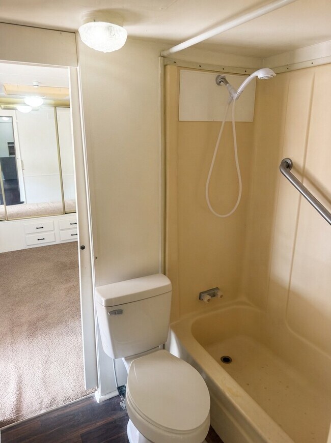 24 W Rio Colorado Dr Unit 8