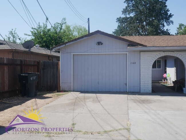 Building Photo - 1522 Los Robles Blvd Unit 1522 Los Robles Blvd #A
