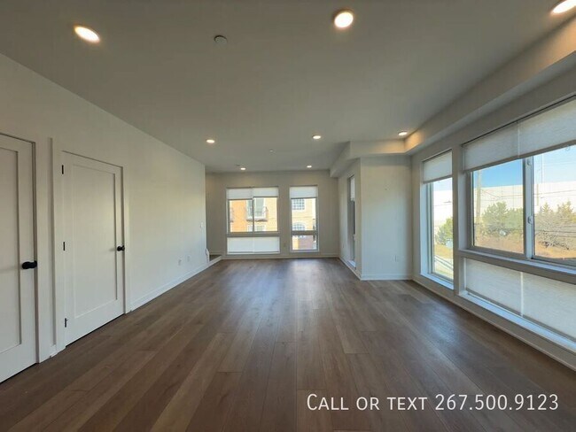 Building Photo - 164 Richmond St Unit 2B