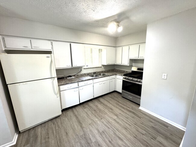 Photo - 2194 N Riley Ave